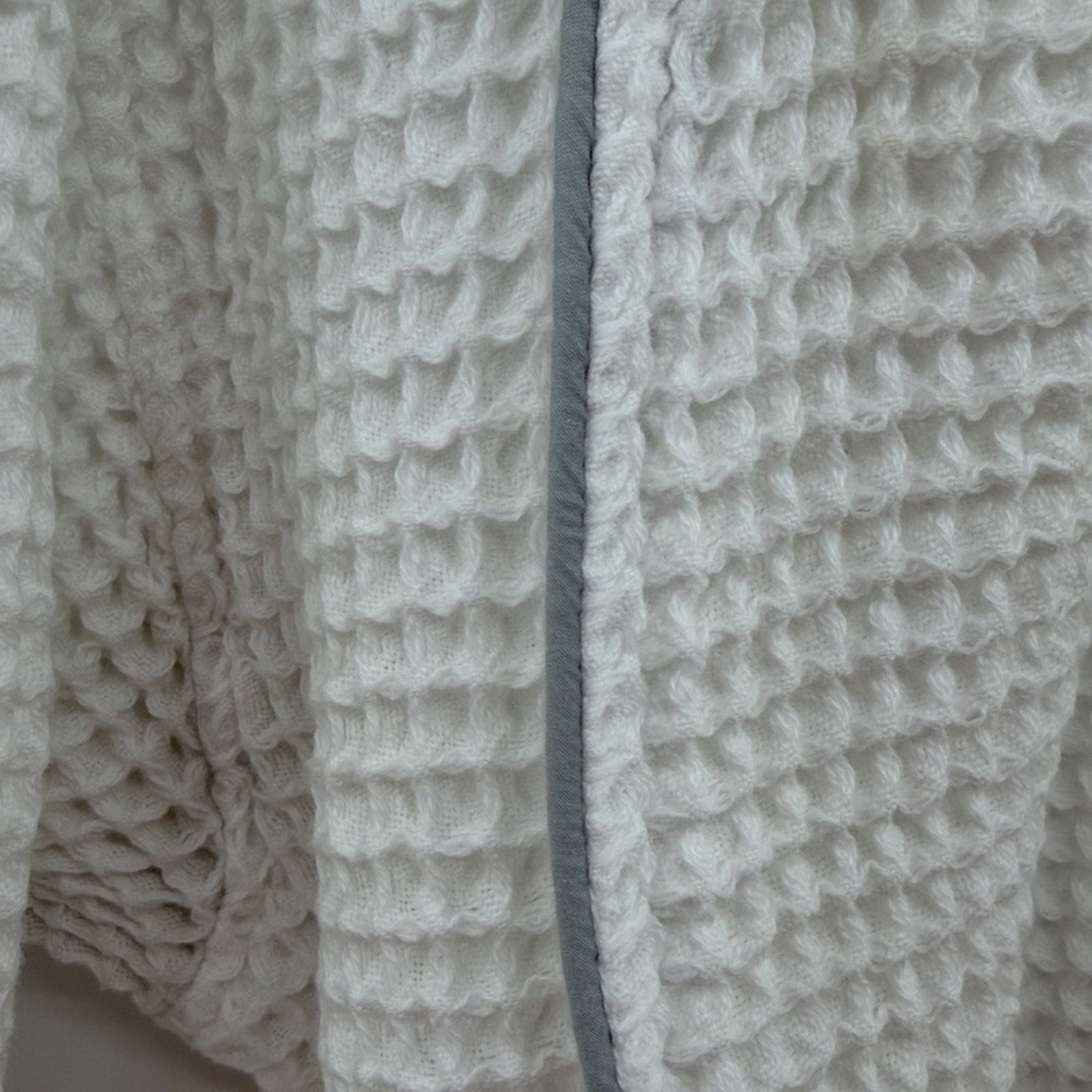 Boll & Branch Organic Cotton Waffle Bathrobe - White/Gray - Large — image 5 of 8